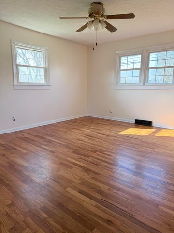 803 Clintonville Road, Paris, KY 40361