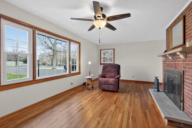 803 Clintonville Road, Paris, KY 40361