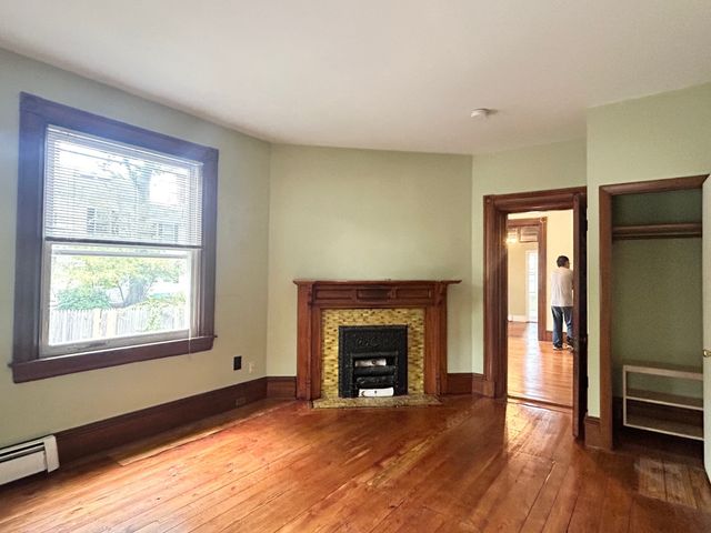 500 Centre St 1, Newton, MA 02458