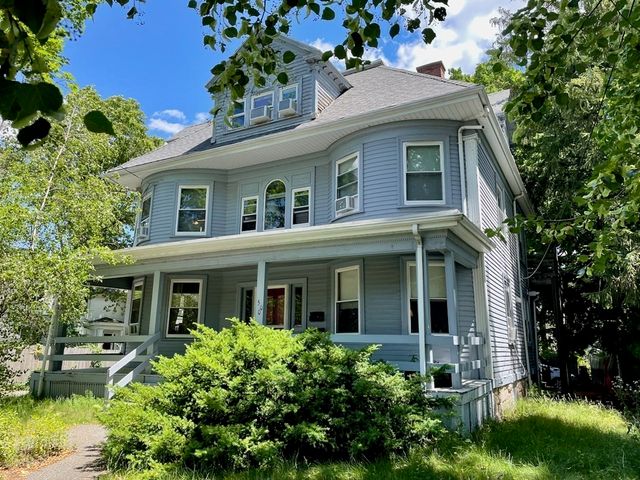 500 Centre St 1, Newton, MA 02458
