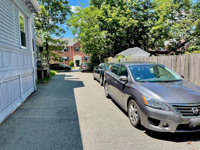 500 Centre St 1, Newton, MA 02458