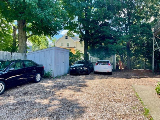 500 Centre St 1, Newton, MA 02458