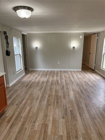 3702 Hartwood Drive, Granbury, TX 76049