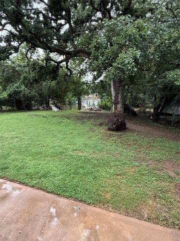 3702 Hartwood Drive, Granbury, TX 76049