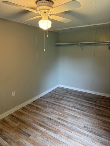 3702 Hartwood Drive, Granbury, TX 76049