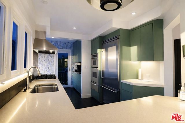 8810 Hollywood Boulevard, West Hollywood, CA 90069