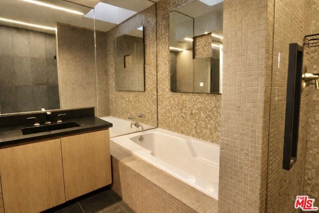 8810 Hollywood Boulevard, West Hollywood, CA 90069