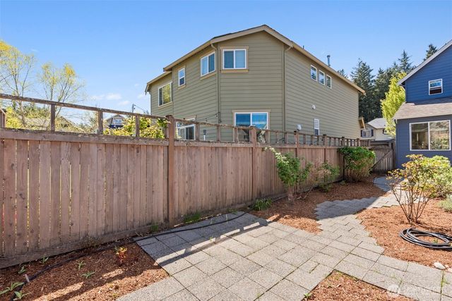 10212 242nd Avenue NE, Redmond, WA 98053