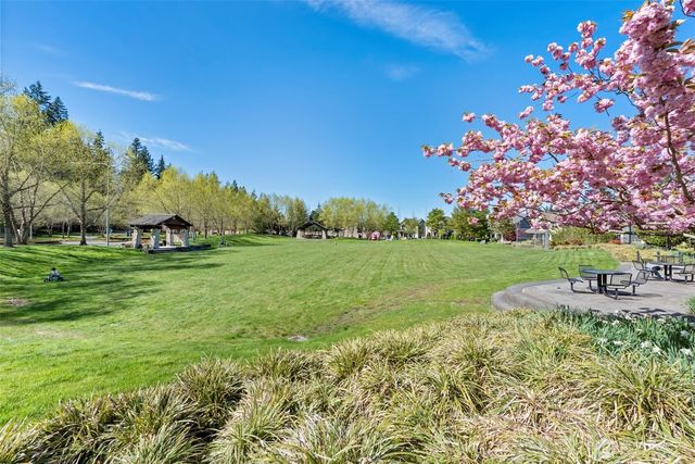 10212 242nd Avenue NE, Redmond, WA 98053