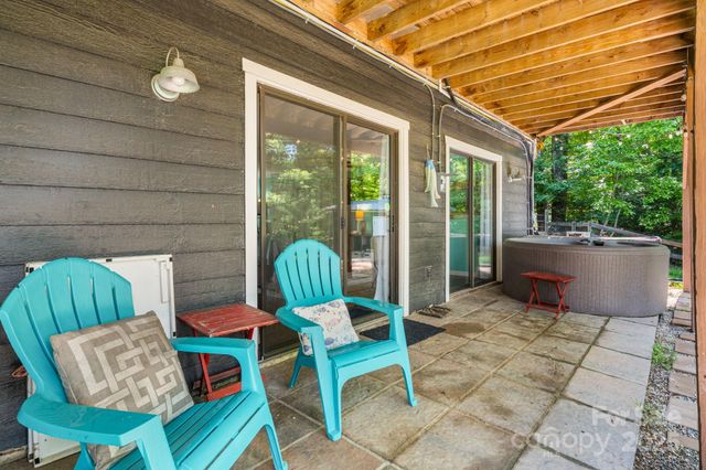 37 Poplar Drive, Rosman, NC 28772