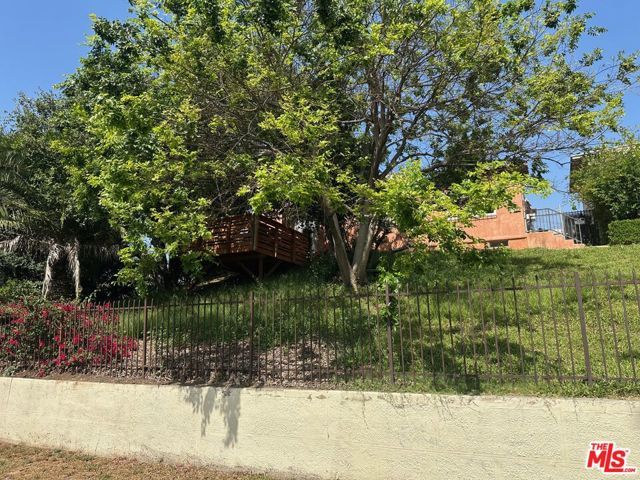 3939 W 28th Street, Los Angeles, CA 90018