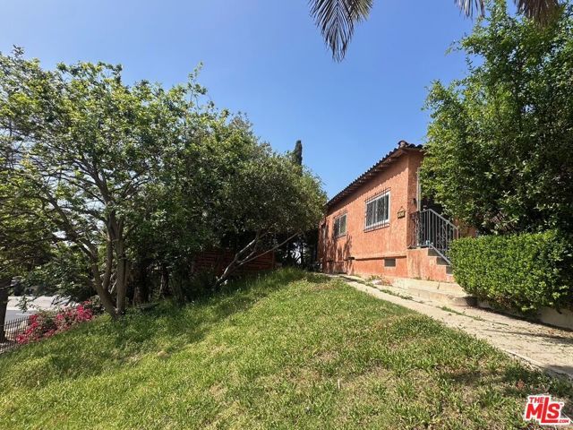 3939 W 28th Street, Los Angeles, CA 90018