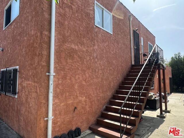 3939 W 28th Street, Los Angeles, CA 90018