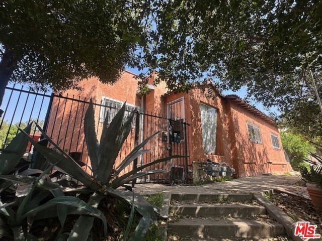 3939 W 28th Street, Los Angeles, CA 90018