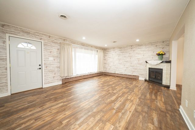 3321 Caroline Drive, Joliet, IL 60435