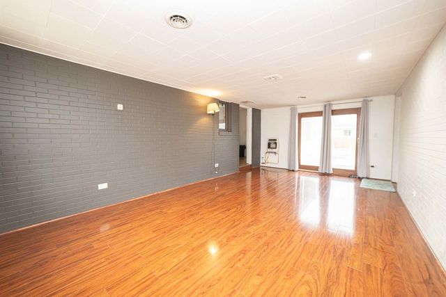 3321 Caroline Drive, Joliet, IL 60435