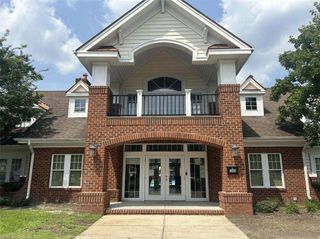 291 Goldenstar LN, Portsmouth, VA 23701