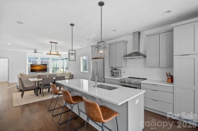 214 Wesley Heights Way, Charlotte, NC 28208