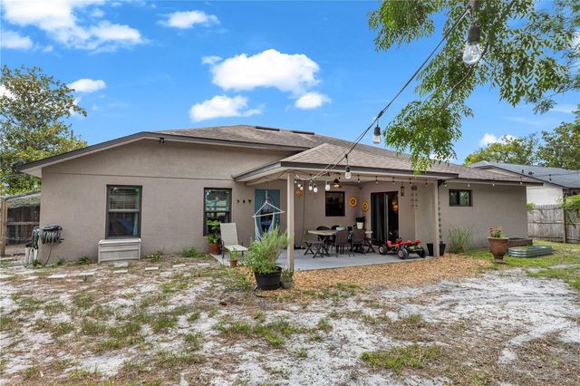 2111 E PARKTON DRIVE, Deltona, FL 32725