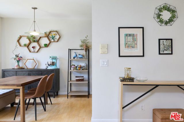 6250 Fulton Avenue 205, Van Nuys (los Angeles), CA 91401