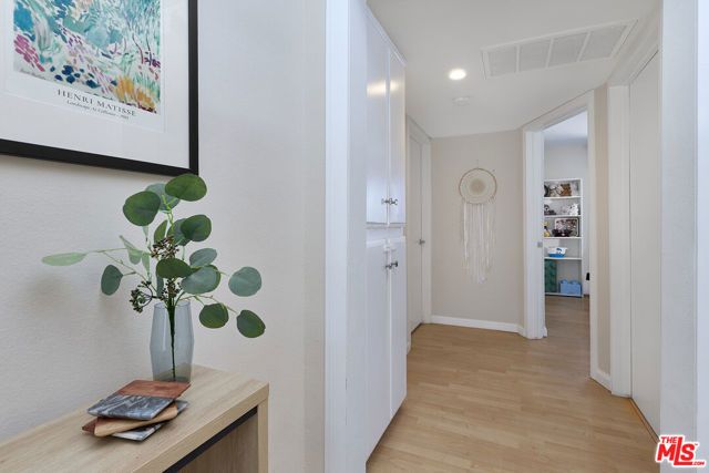 6250 Fulton Avenue 205, Van Nuys (los Angeles), CA 91401