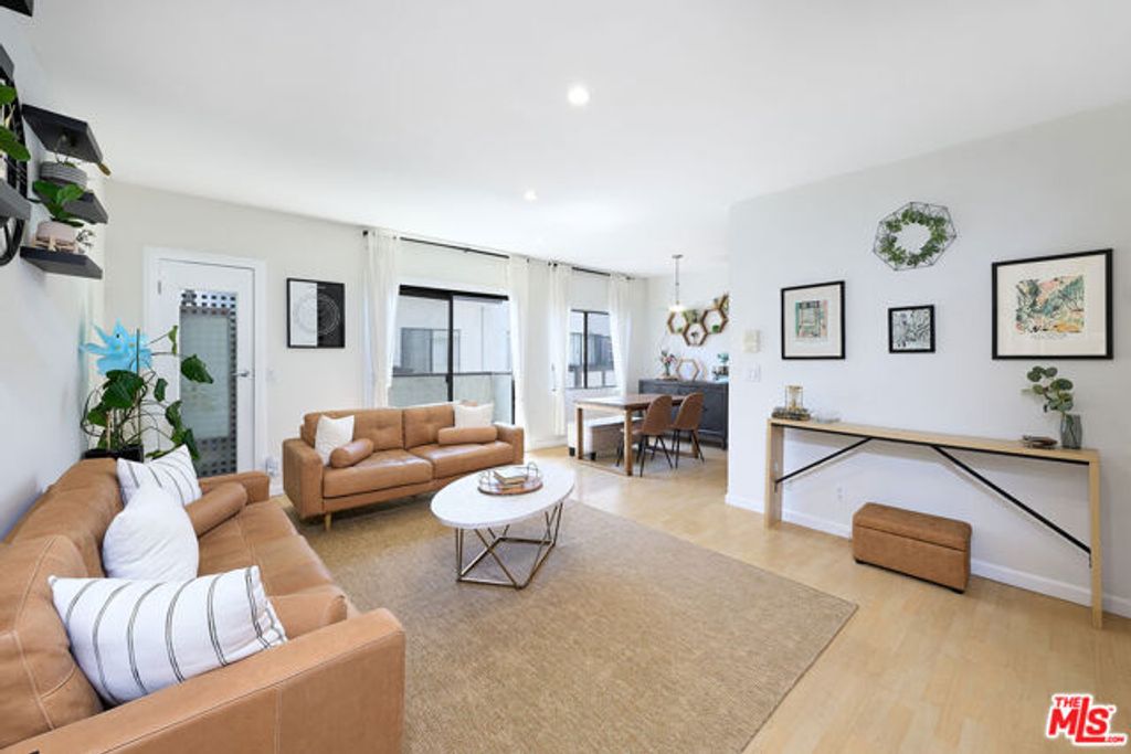 6250 Fulton Avenue 205, Van Nuys (los Angeles), CA 91401