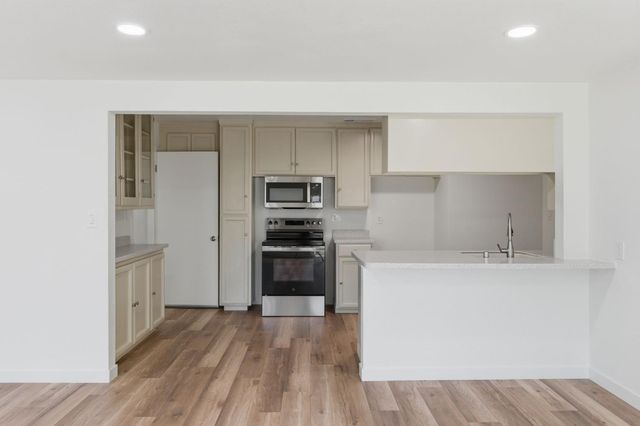 2621 Fernandez Dr, Sacramento, CA 95822