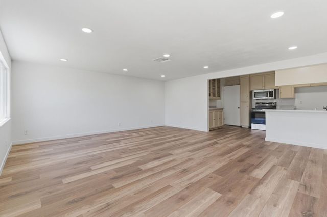 2621 Fernandez Dr, Sacramento, CA 95822