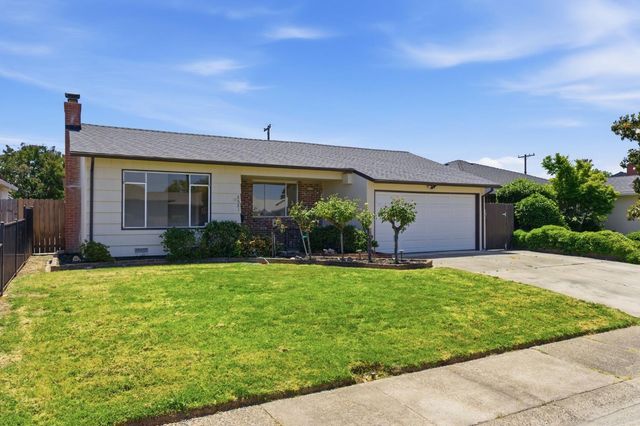 2621 Fernandez Dr, Sacramento, CA 95822