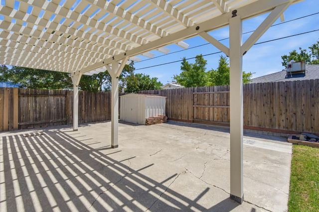 2621 Fernandez Dr, Sacramento, CA 95822