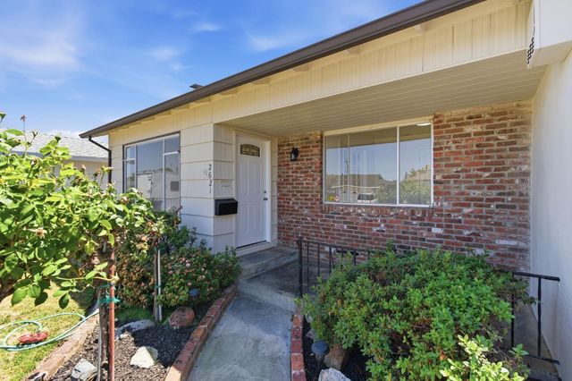2621 Fernandez Dr, Sacramento, CA 95822
