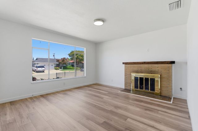 2621 Fernandez Dr, Sacramento, CA 95822
