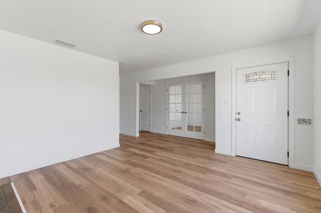 2621 Fernandez Dr, Sacramento, CA 95822