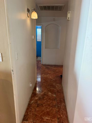1310 Clipper Hills Drive, Bakersfield, CA 93307