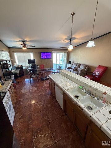 1310 Clipper Hills Drive, Bakersfield, CA 93307