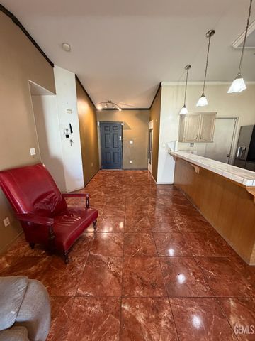 1310 Clipper Hills Drive, Bakersfield, CA 93307