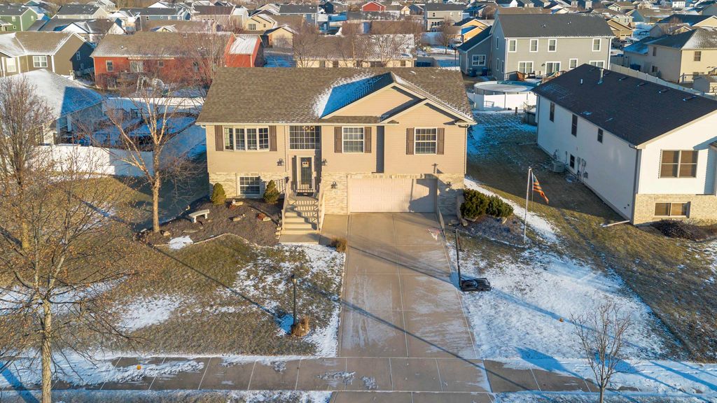 822 Seminole Drive, Lowell, IN 46356