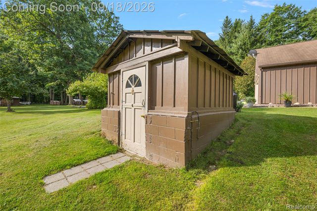 2201 E Gunn Road, Washington Township, MI 48306