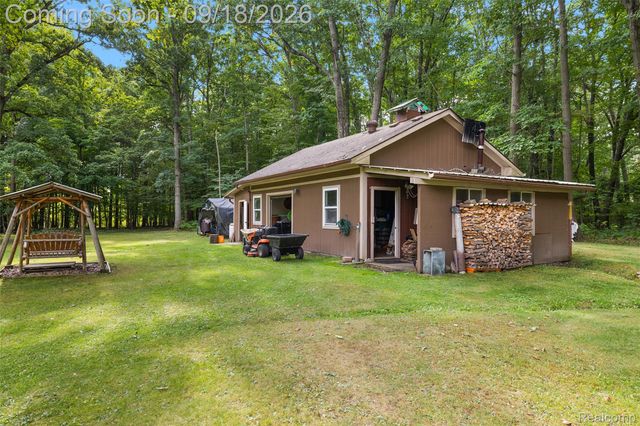 2201 E Gunn Road, Washington Township, MI 48306