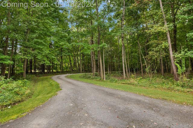 2201 E Gunn Road, Washington Township, MI 48306