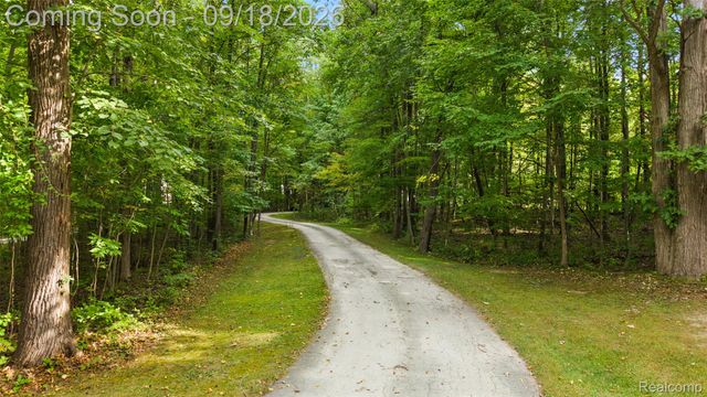 2201 E Gunn Road, Washington Township, MI 48306
