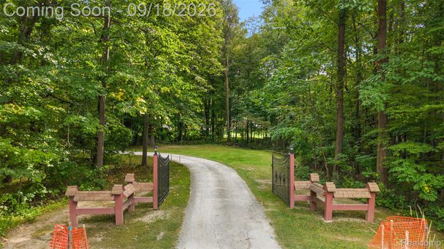 2201 E Gunn Road, Washington Township, MI 48306