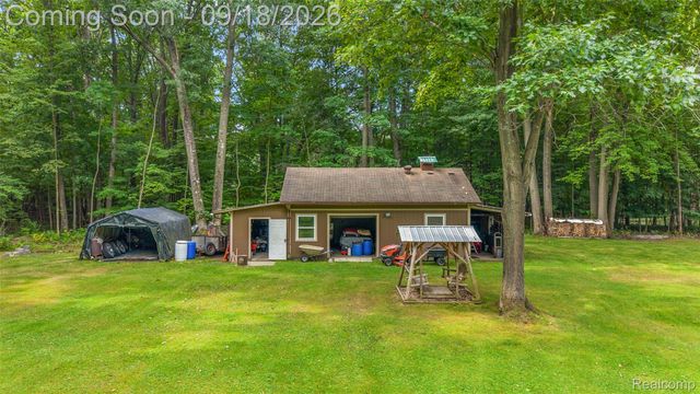 2201 E Gunn Road, Washington Township, MI 48306