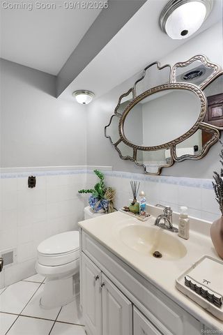 2201 E Gunn Road, Washington Township, MI 48306