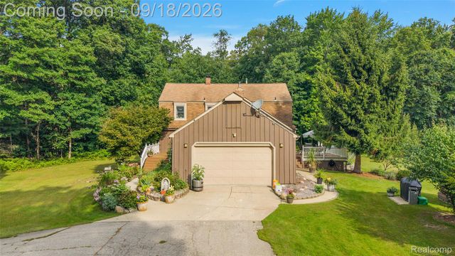 2201 E Gunn Road, Washington Township, MI 48306