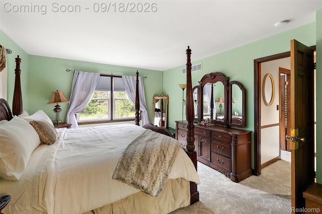 2201 E Gunn Road, Washington Township, MI 48306