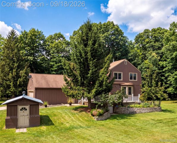 2201 E Gunn Road, Washington Township, MI 48306
