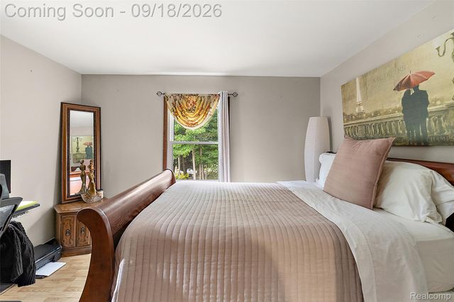 2201 E Gunn Road, Washington Township, MI 48306