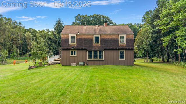2201 E Gunn Road, Washington Township, MI 48306