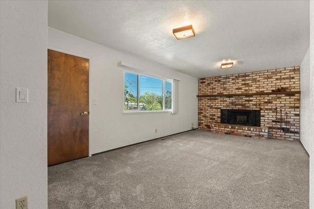 17089 Mcguffie Road, Salinas, CA 93907